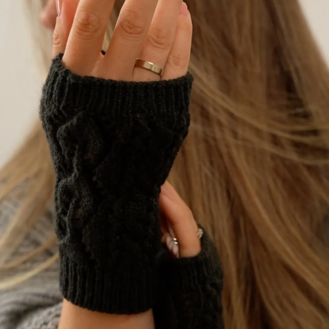 (1 pair) Ladies arm warmers knitted accessory fingerless gloves (One Size) - Black
