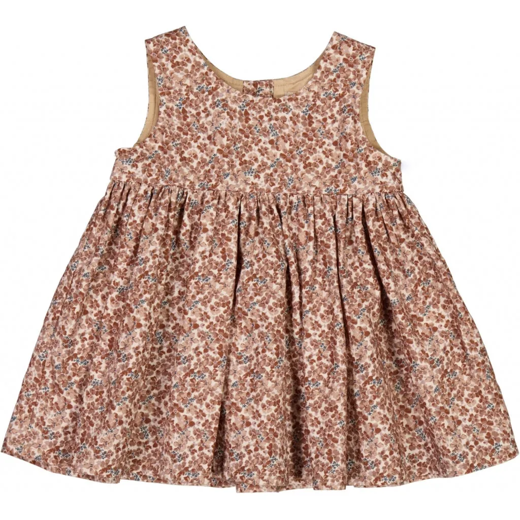 Pinafore Wrinkles - pale lilac flowers